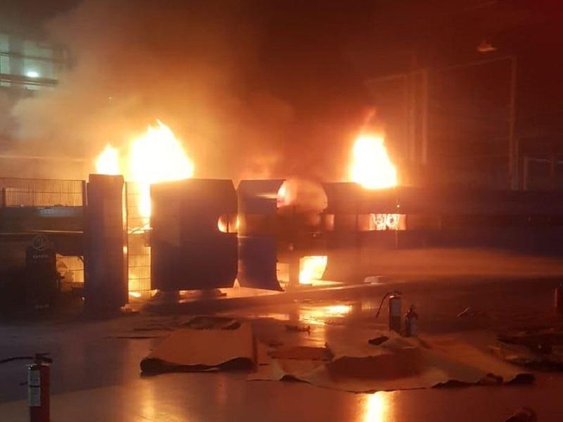 Moviliza a autoridades incendio en la empresa cartonera Gondi