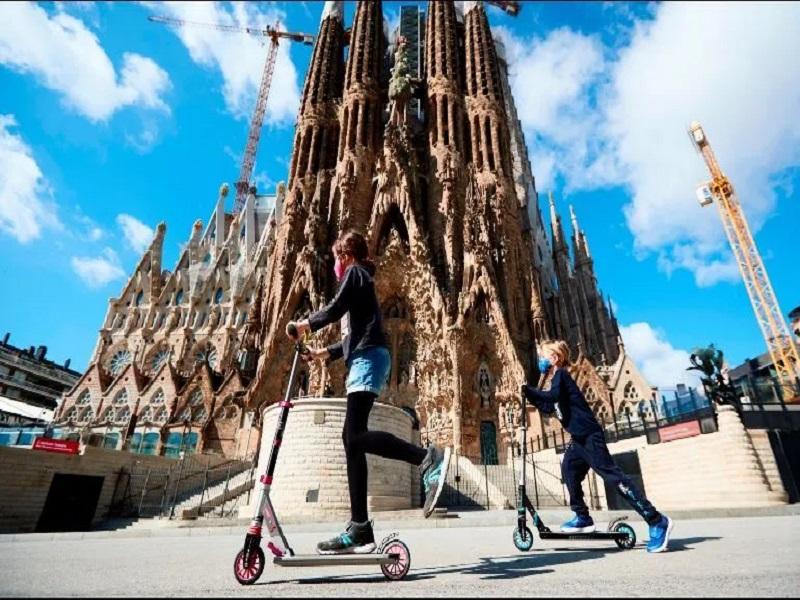 Planea Espa&ntilde;a volver a la normalidad en 4 fases tras pandemia