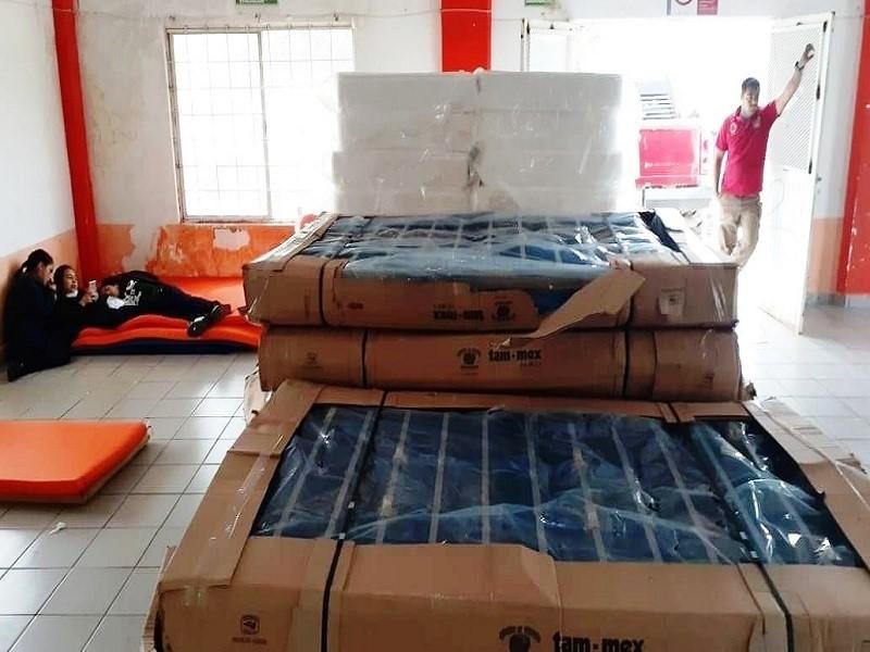 Recibe Acu&ntilde;a literas y colchones para equipar albergues de migrantes