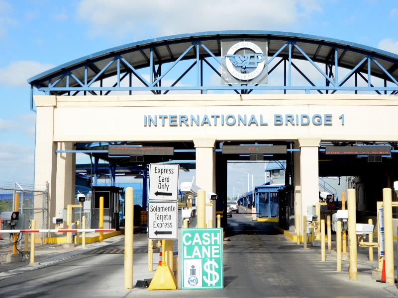 Estrepitosa caida de cruces en puentes de Eagle Pass a Piedras Negras, 55% menos autos y 75% peatones (video)