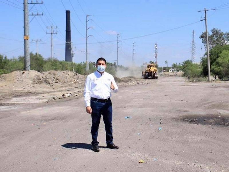 Supervisa Julio Long trabajos de construcci&oacute;n del libramiento sur de Nueva Rosita