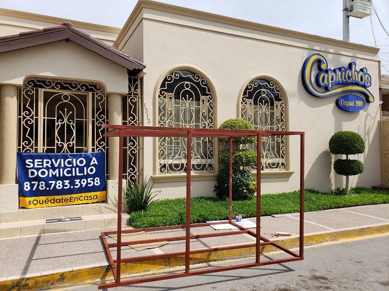 Por el 10 de mayo, florer&iacute;as y pasteler&iacute;as vender&aacute;n solo a domicilio o sin que el consumidor baje del auto 