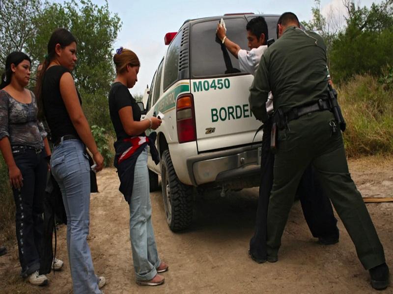 Deportaron a 125 migrantes de Eagle Pass a Piedras Negras en solo tres d&iacute;as