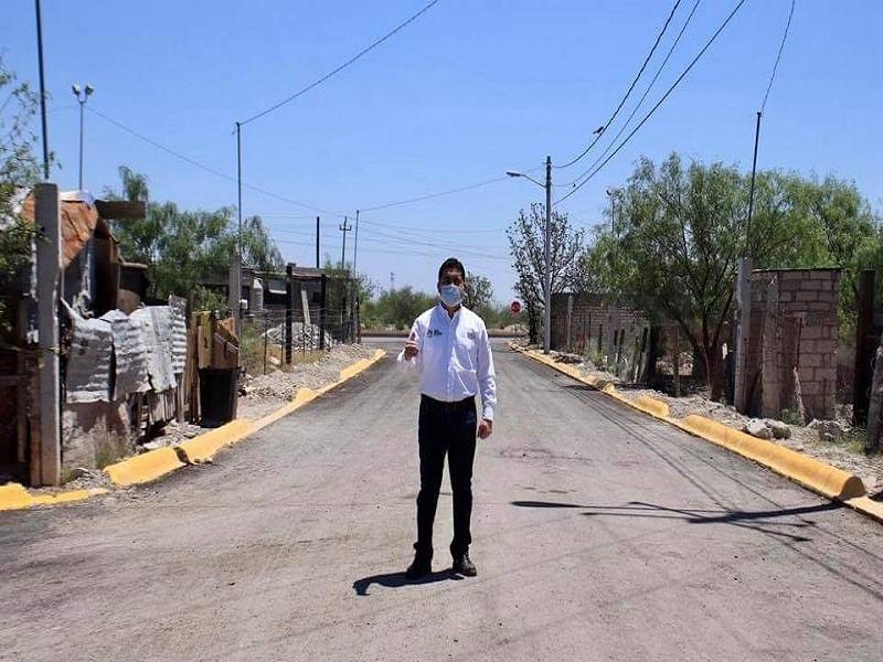 Supervisa Julio Long avance de acciones de pavimentaci&oacute;n en Nueva Rosita