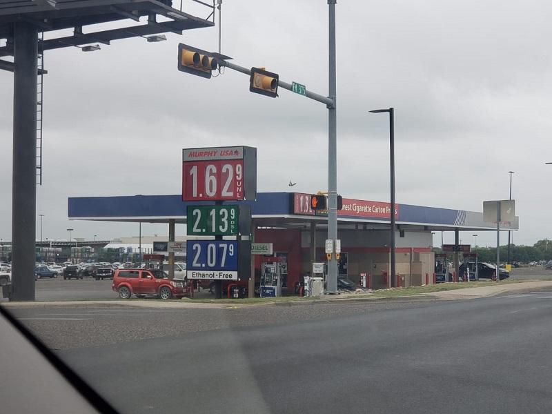Son 4 pesos la diferencia de precio de gasolina entre Piedras Negras e Eagle Pass