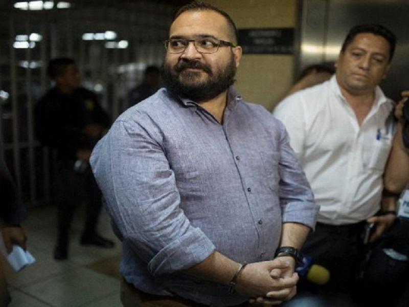 Confirma tribunal condena de 9 a&ntilde;os a Javier Duarte, aunque frena decomiso de bienes