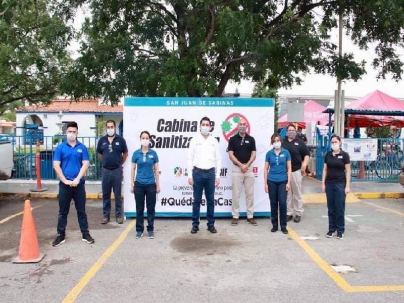 Instala Julio Long cabina sanitizante en maquiladora de Nueva Rosita