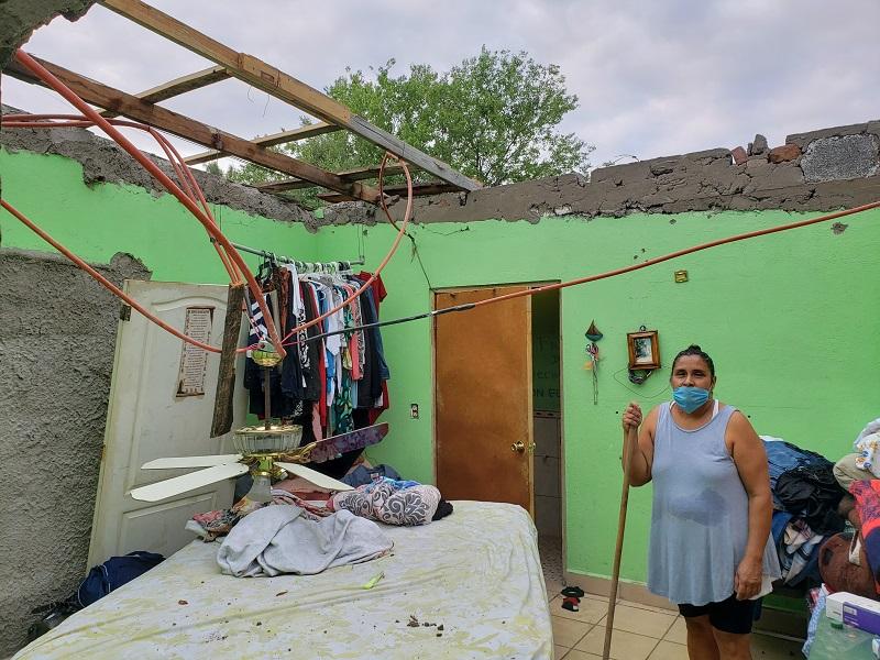 Nigropetense pide ayuda a la comunidad, la tormenta desprendi&oacute; el techo de su casa (video)