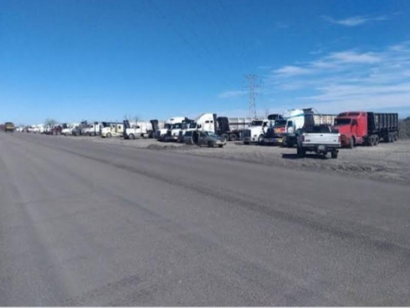 Transportistas al servicio de Micare piden intervenci&oacute;n del gobernador por falta de pago