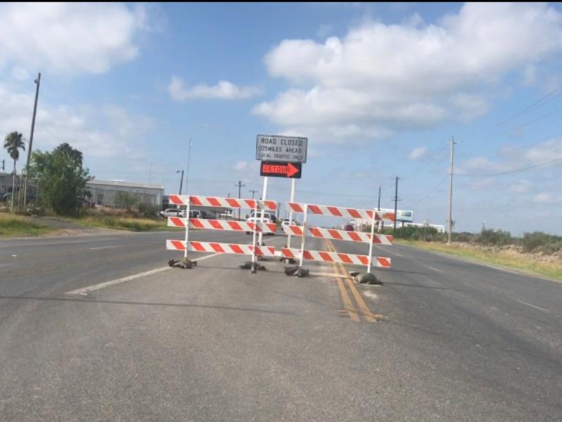 Fue cerrada la carretera 57 en la entrada a la ciudad de Eagle Pass por reconstrucción de crucero (video)