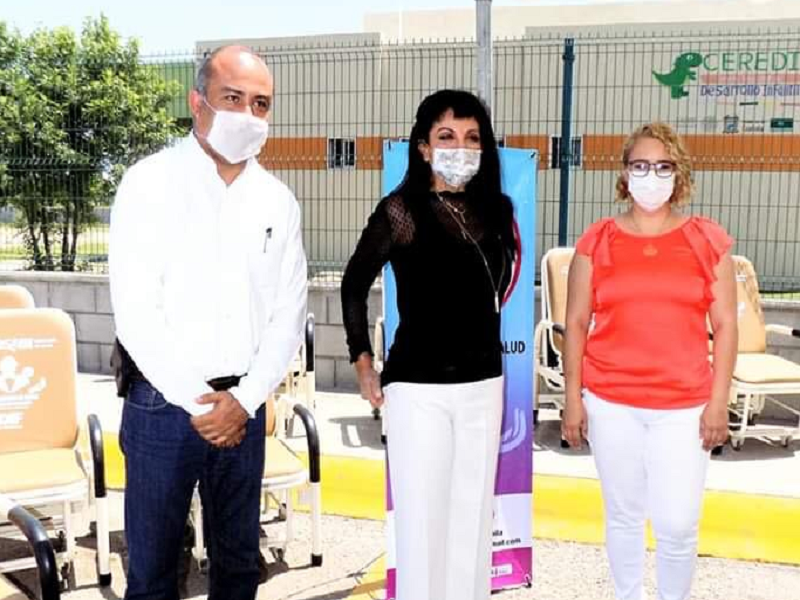 Entregan material médico para hospitales de Coahuila