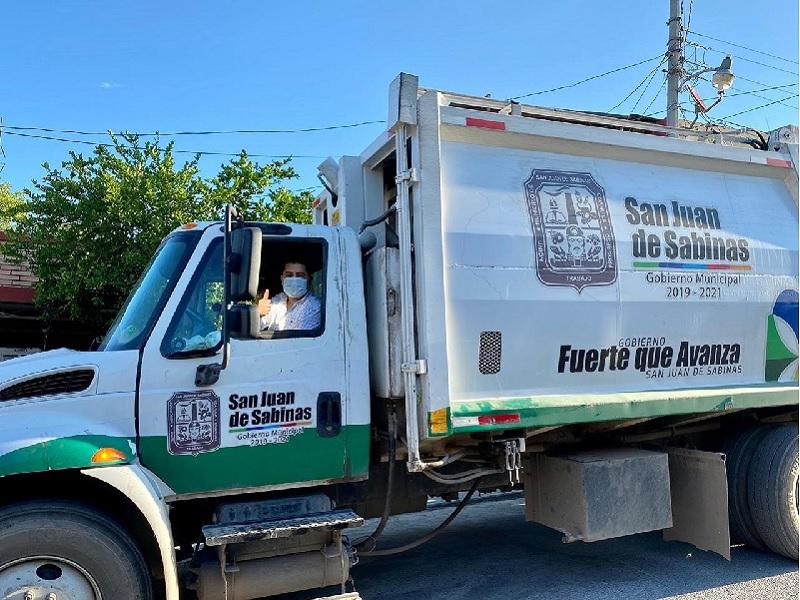 Supervisa Julio Long servicio de recolecci&oacute;n de basura