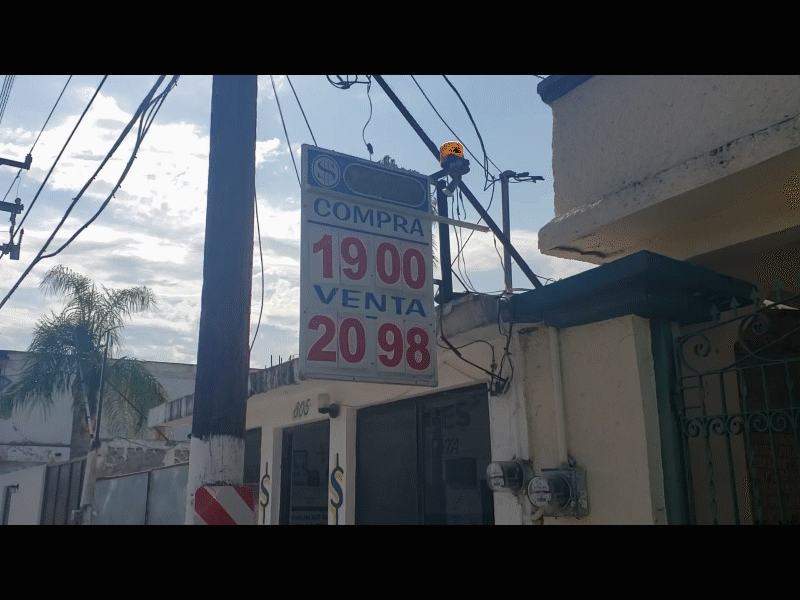 Ya abrieron casi todas las casas de cambio en Piedras Negras, el d&oacute;lar cuesta menos de 21 pesos 