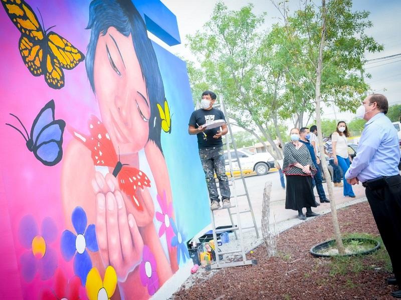 Realiza municipio de Piedras Negras pinta de murales en las plazas p&uacute;blicas recien remodeladas