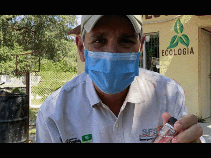 Fumigan Centro de Salud en Villa de Fuente para prevenir dengue, zika y chikingunya 