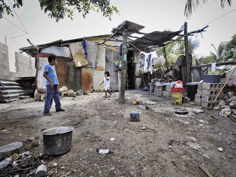 Pandemia dejar&aacute; a 100 millones de personas en pobreza extrema: FMI