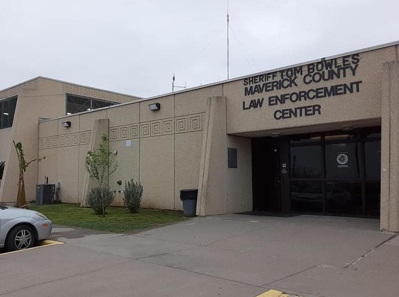 Reos de la c&aacute;rcel del condado de Maverick realizan protesta, dicen estar en huelga de hambre