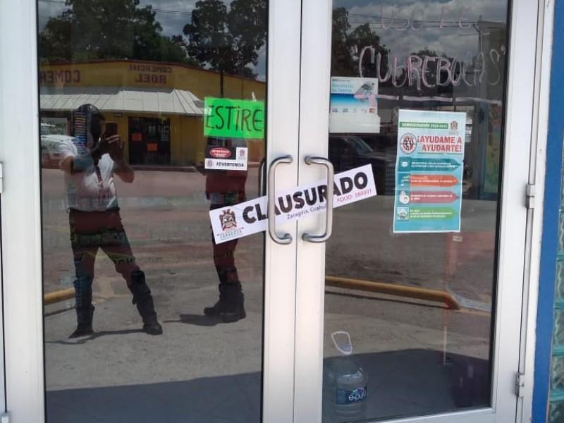 Clausuran tienda de conveniencia en Zaragoza, empleados no portaban cubrebocas