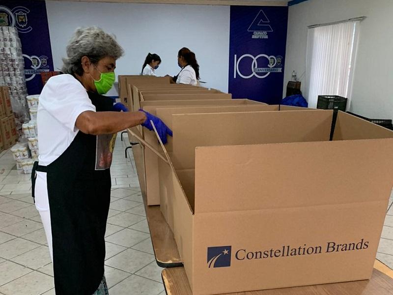 Constellation Brands entrega 4 mil 500 despensas a familias vulnerables de Piedras Negras