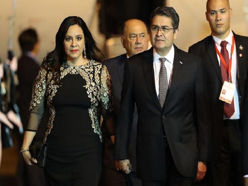Dieron positivo a COVID-19 el presidente de Honduras y su esposa