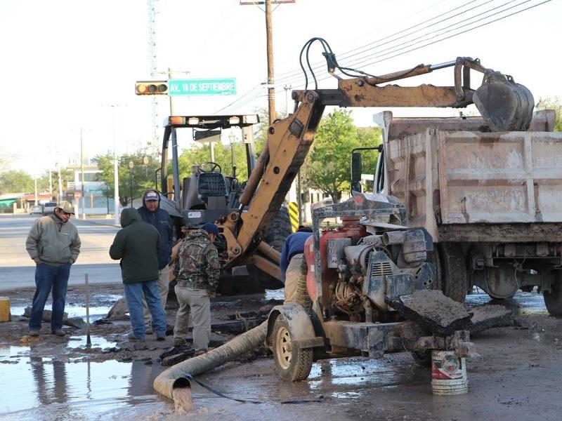 Obras de reposici&oacute;n de red de drenaje y agua por 17 MDP se invertir&aacute;n en Piedras Negras con ISN