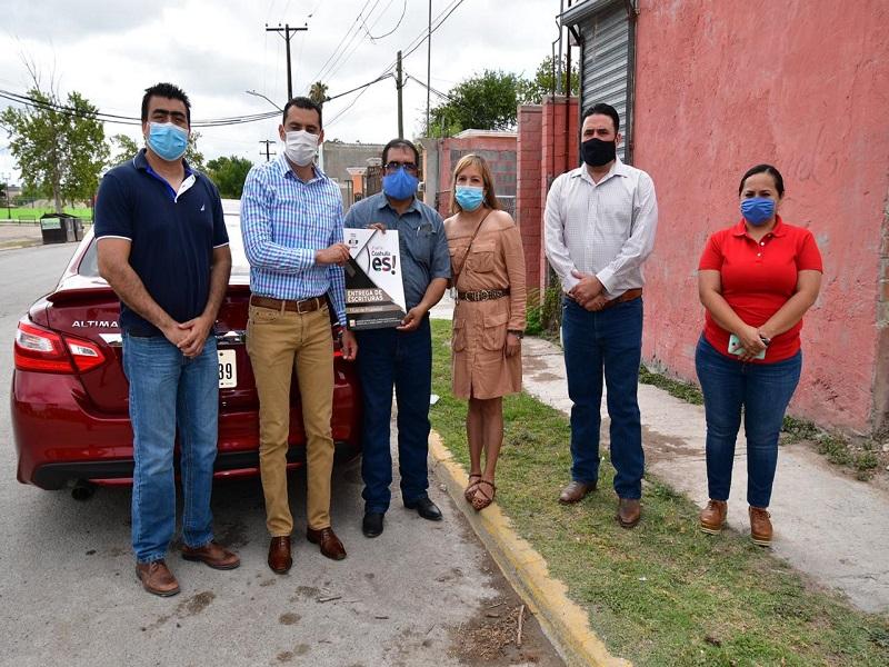 Entregaron escrituras a familias de Nava a trav&eacute;s del programa Cambio de Propietario