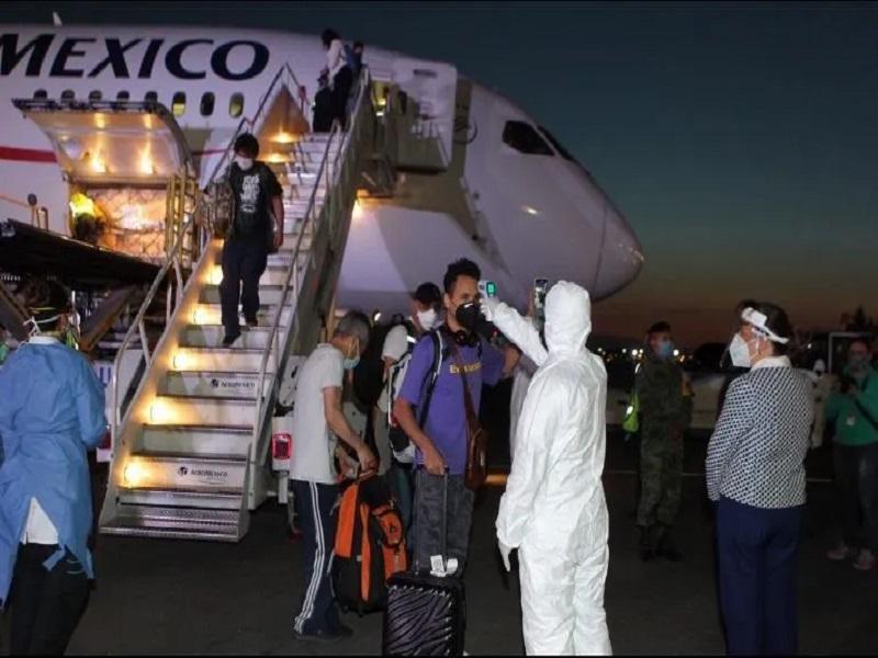 Han sido repatriados m&aacute;s de 15 mil mexicanos varados por restricciones sanitarias: SRE