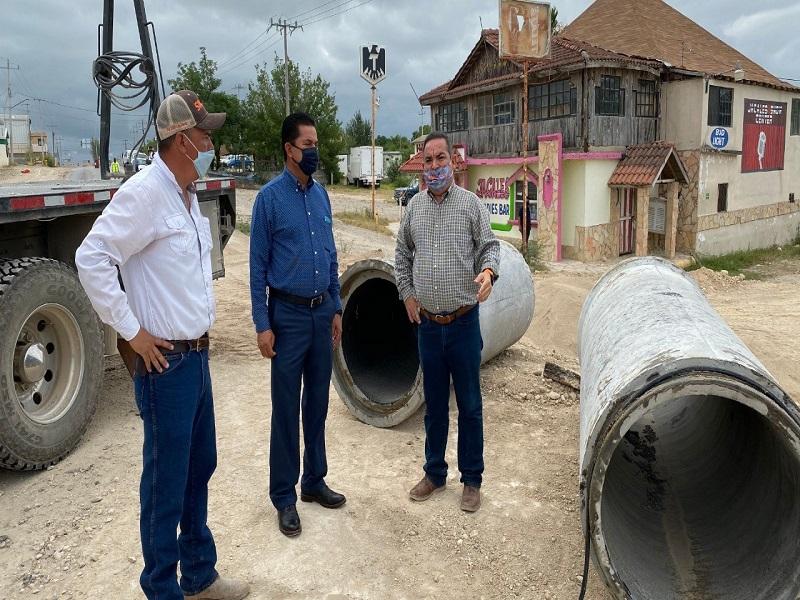 Alcalde de Acuña supervisa construcción de avenida a través del programa Vamos a Michas