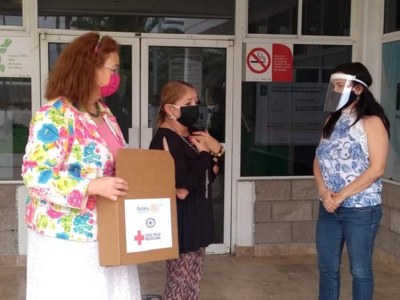 Entregan caretas para personal de la Oficina Municipal de Enlace con la SRE