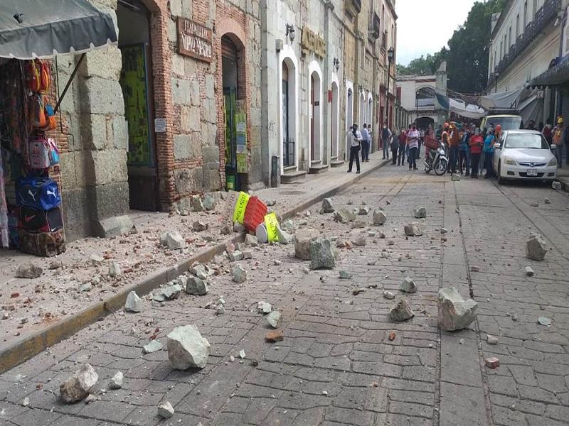 Aumenta a 10 el n&uacute;mero de muertos tras sismo en Oaxaca, reportan da&ntilde;os en edificios y carreteras