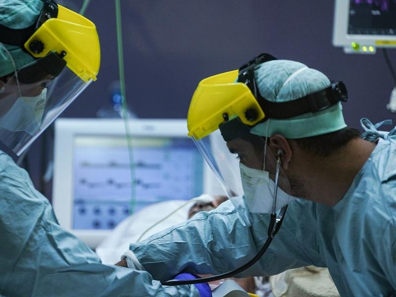 EU supera los 2.5 millones de contagiados por coronavirus, 125 mil 539 han muerto 