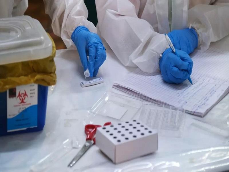 En México da positivo la mitad de las pruebas para detectar el coronavirus; la tasa más alta a nivel mundial