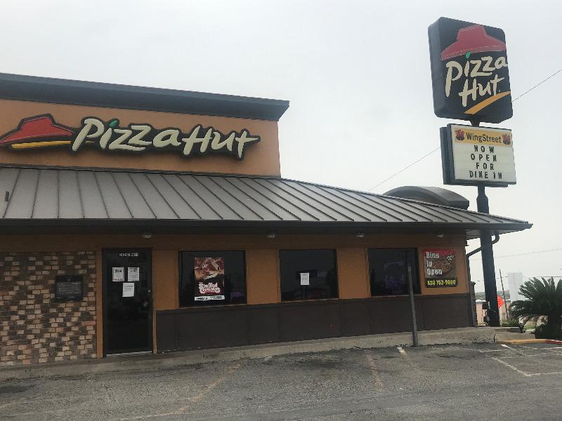 Pizza Hut de Eagle Pass opera normalmente, no pertenece a la compañía que se declaró en bancarrota
