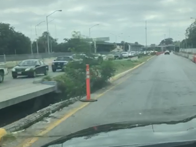 Nuevos cuestionarios generan largas filas en puentes para entrar a M&eacute;xico (video)