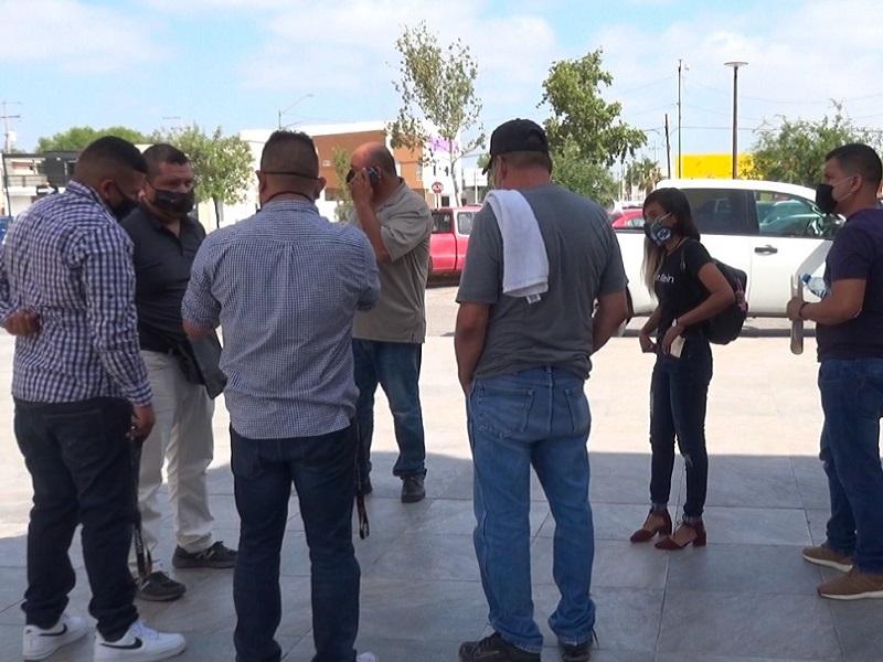 Alcalde pide a comerciantes de las pulgas de la Avenida Industrial exigir el uso de cubrebocas