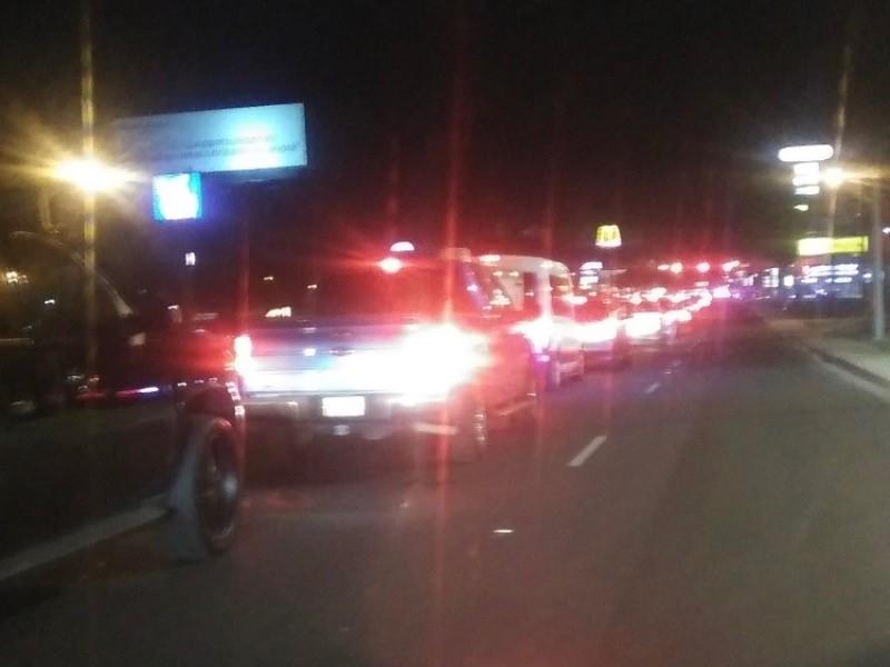 Hist&oacute;ricas filas de hasta 13 horas para cruzar de Eagle Pass a Piedras Negras (VIDEO)