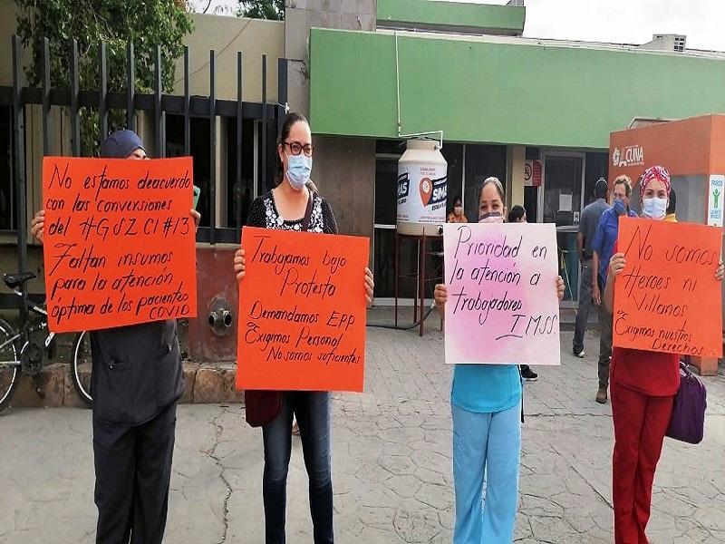 Manifiestan inconformidad trabajadores del hospital del IMSS en Acuña por reconversión a COVID