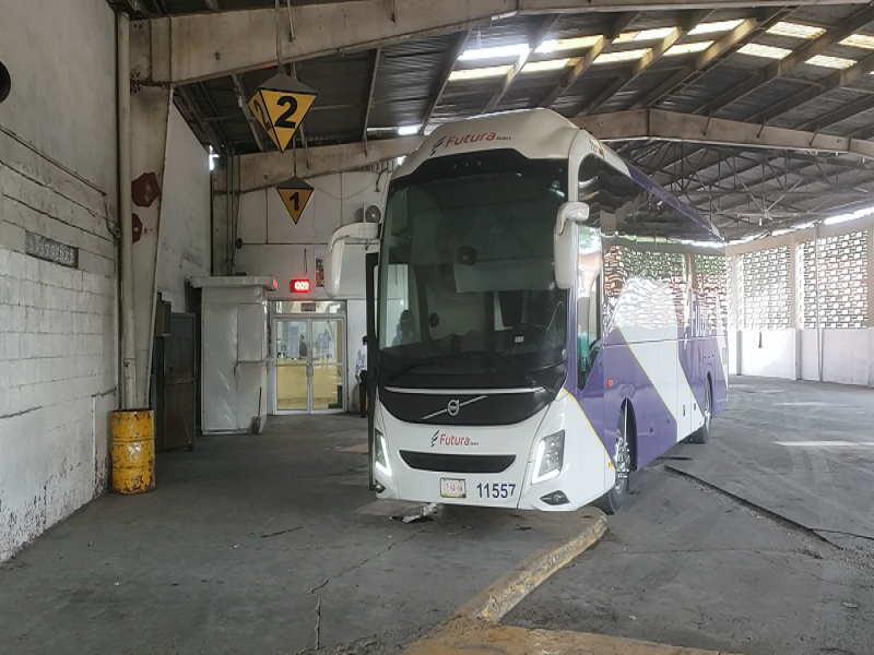 De m&aacute;s de 1000 a menos de 200 diarios bajaron los pasajeros de autobuses for&aacute;neos (video)