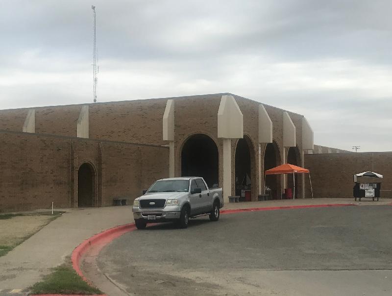 Abrir&aacute;n escuelas en agosto para el pr&oacute;ximo ciclo escolar en Eagle Pass, pero alumnos pueden recibir clases a distancia (video) 