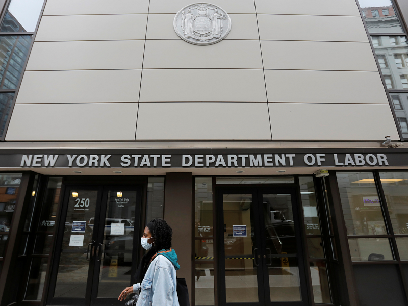 Suma EU otros 1.3 millones de desempleados ante aumento de contagios de coronavirus