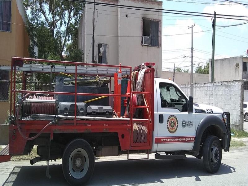 Corto circuito provoca incendio en un domicilio de Piedras Negras (video)