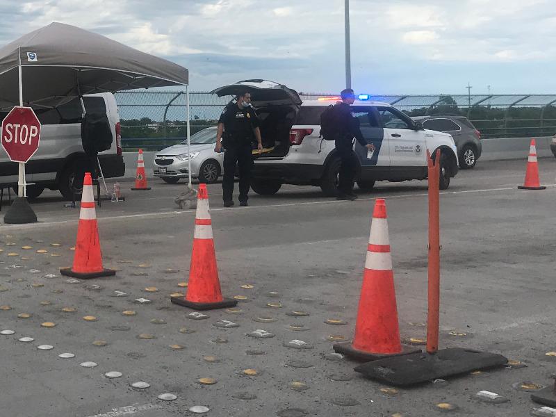 Prev&eacute;n funcionarios de Eagle Pass que restricciones en los puentes se extender&aacute;n m&aacute;s all&aacute; de agosto (video)