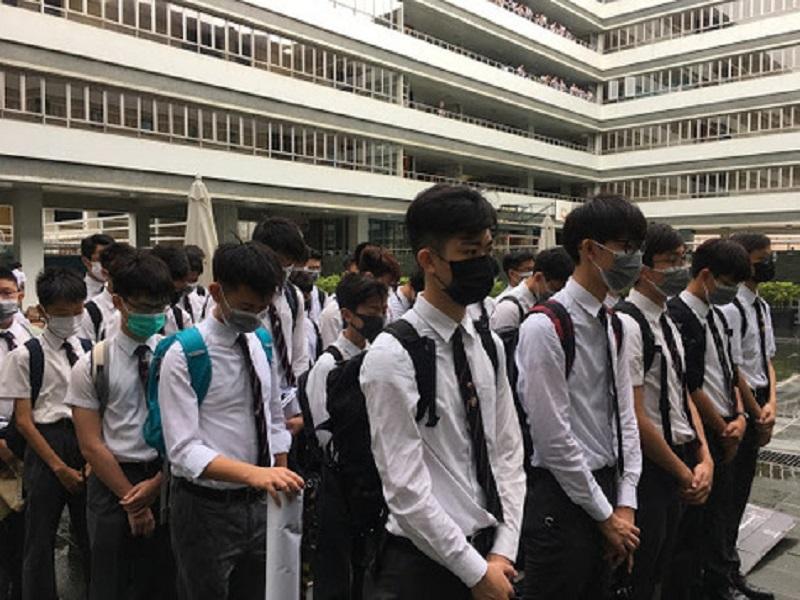 Otra vez cierran escuelas en Hong Kong  ante aumento exponencial de casos de coronavirus