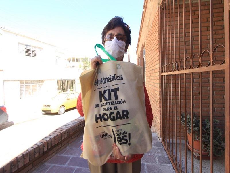 DIF Coahuila reparte 733 kits sanitizantes a beneficiarios de Centros de Inclusión