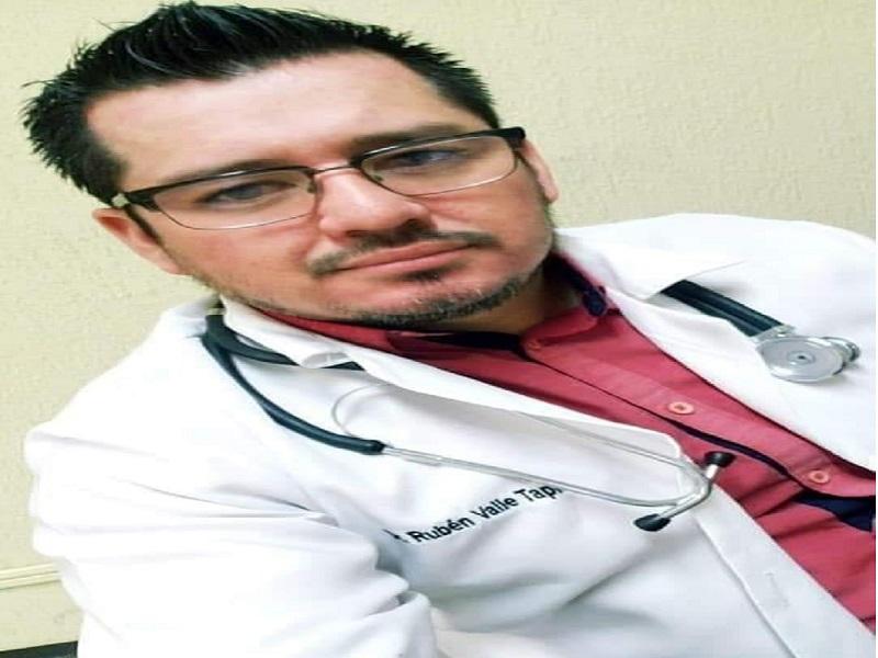 Sale de hospital de EU el Doctor Rub&eacute;n Valle Tapia, fue tratado con plasma para vencer al COVID-19