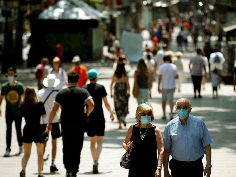 Barcelona restringe otra vez la movilidad ante el incremento de casos de coronavirus