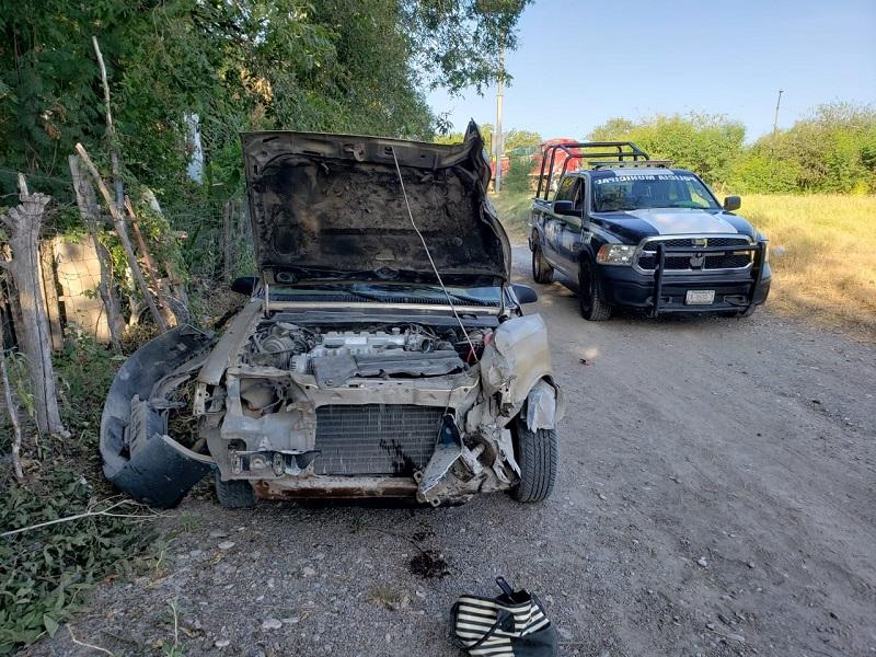 Pareja se le atraviesa al tren y los choca en Villa de Fuente
