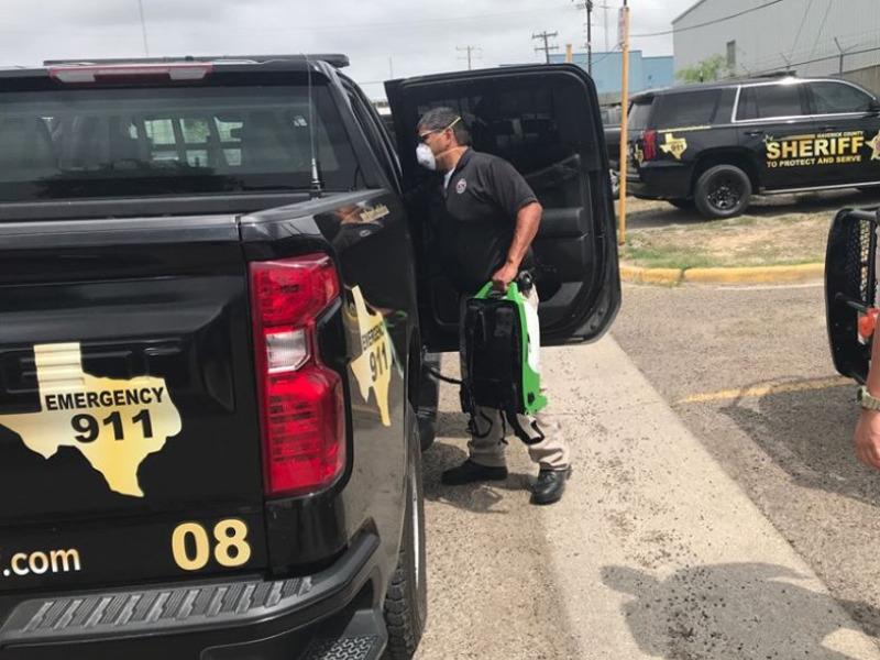 Da positivo a COVID-19 un patrullero del Sheriff del Condado de Maverick