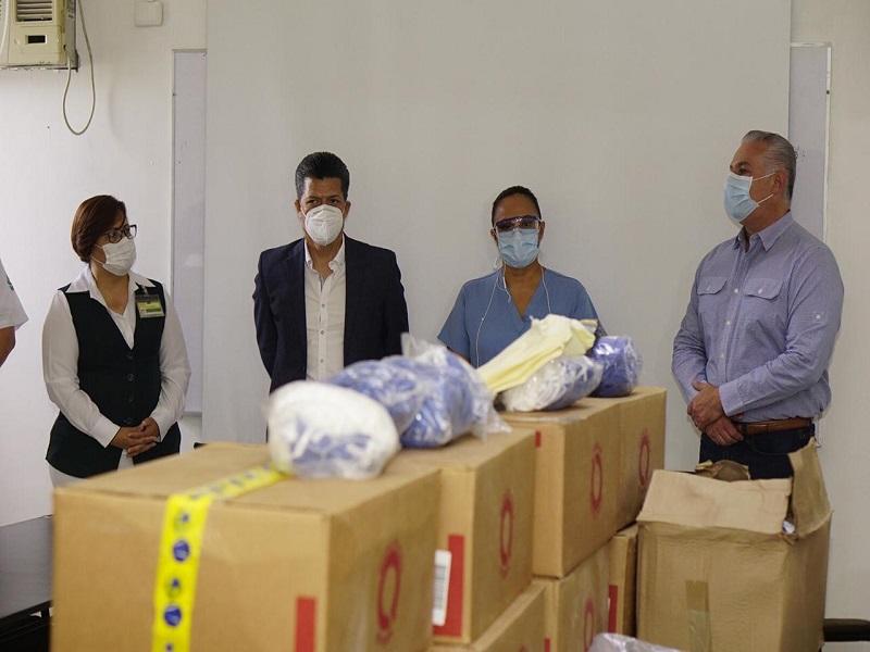 Entrega Coahuila material m&eacute;dico a unidad del IMSS en Torre&oacute;n