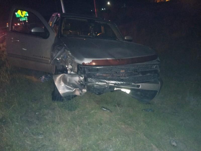 Ebrio conductor da vuelta en U y provoca choque en la carretera 57 en Nava